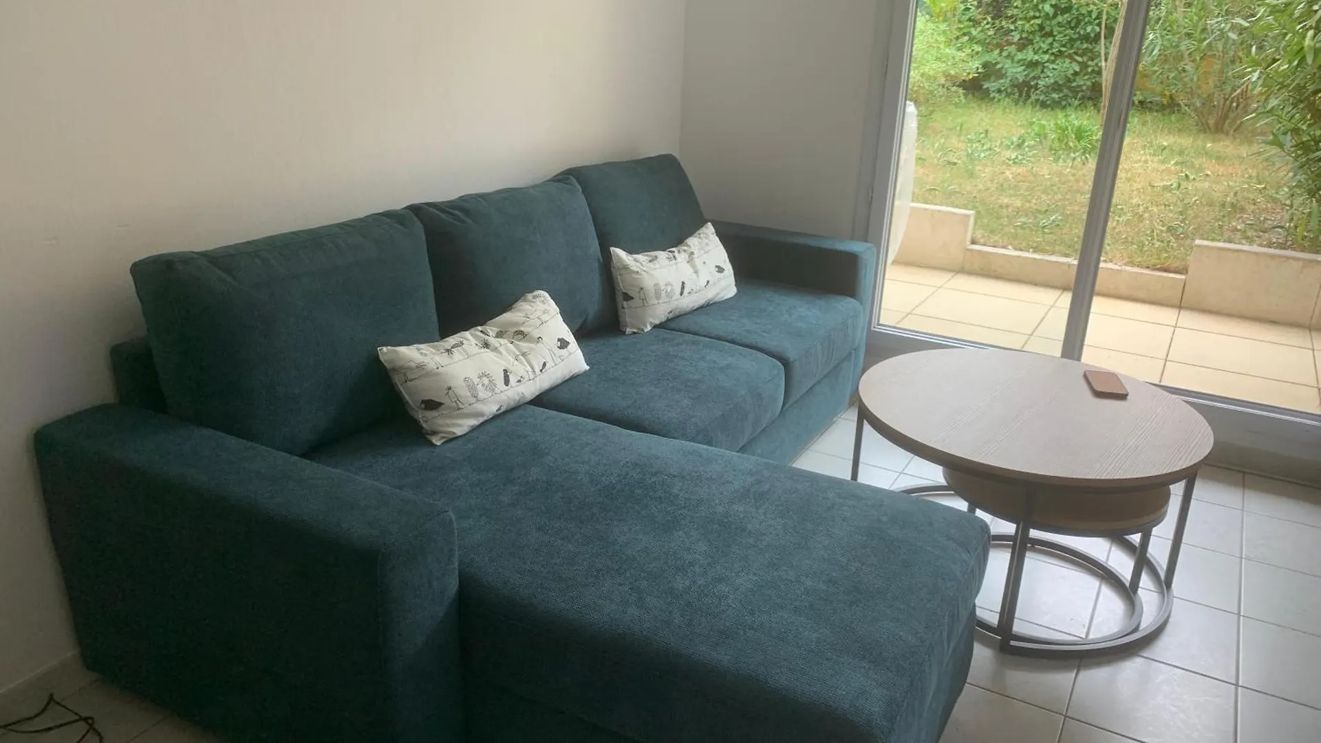 Appartement, 1 Chambre, Jardin Privatif Venelles 0*,